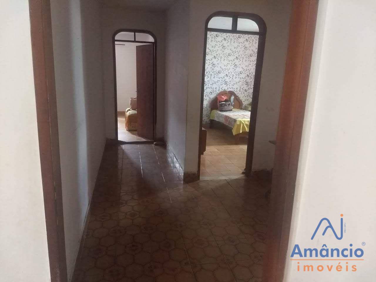 Casa à venda com 3 quartos, 200m² - Foto 12