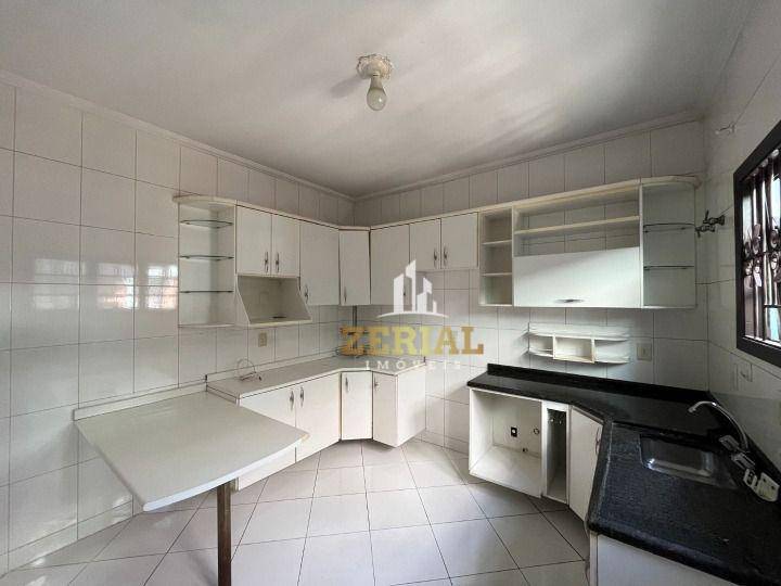 Sobrado à venda com 3 quartos, 300m² - Foto 3