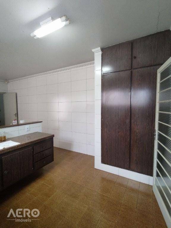 Casa à venda com 4 quartos, 272m² - Foto 31