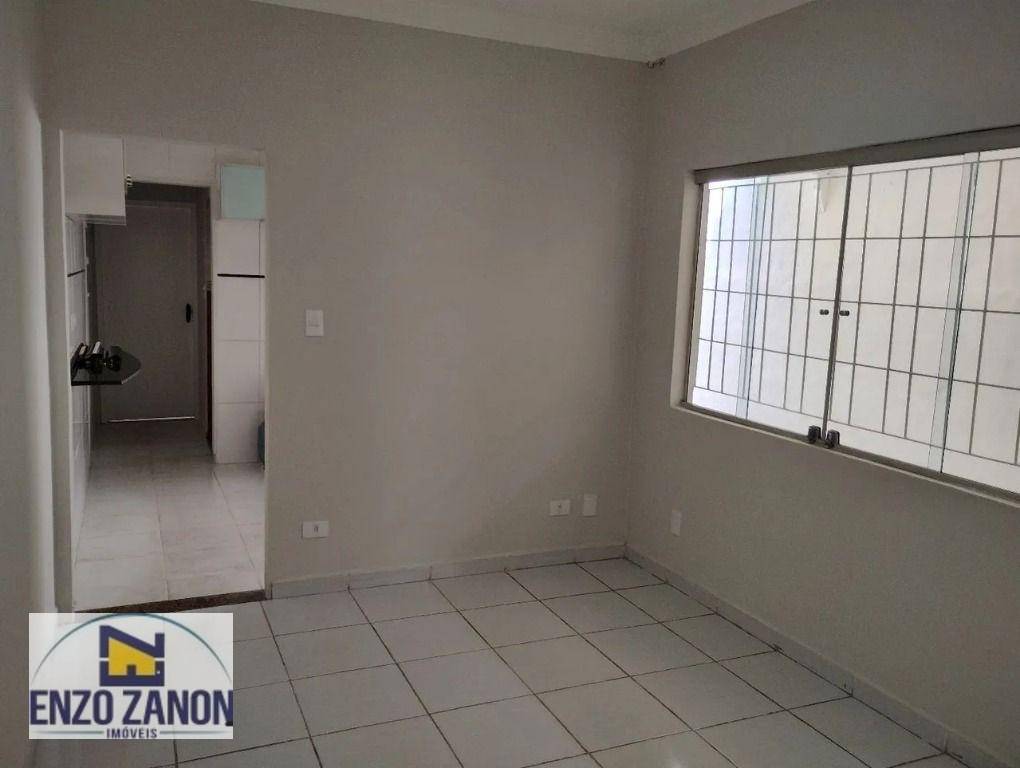 Casa à venda com 3 quartos, 253m² - Foto 2