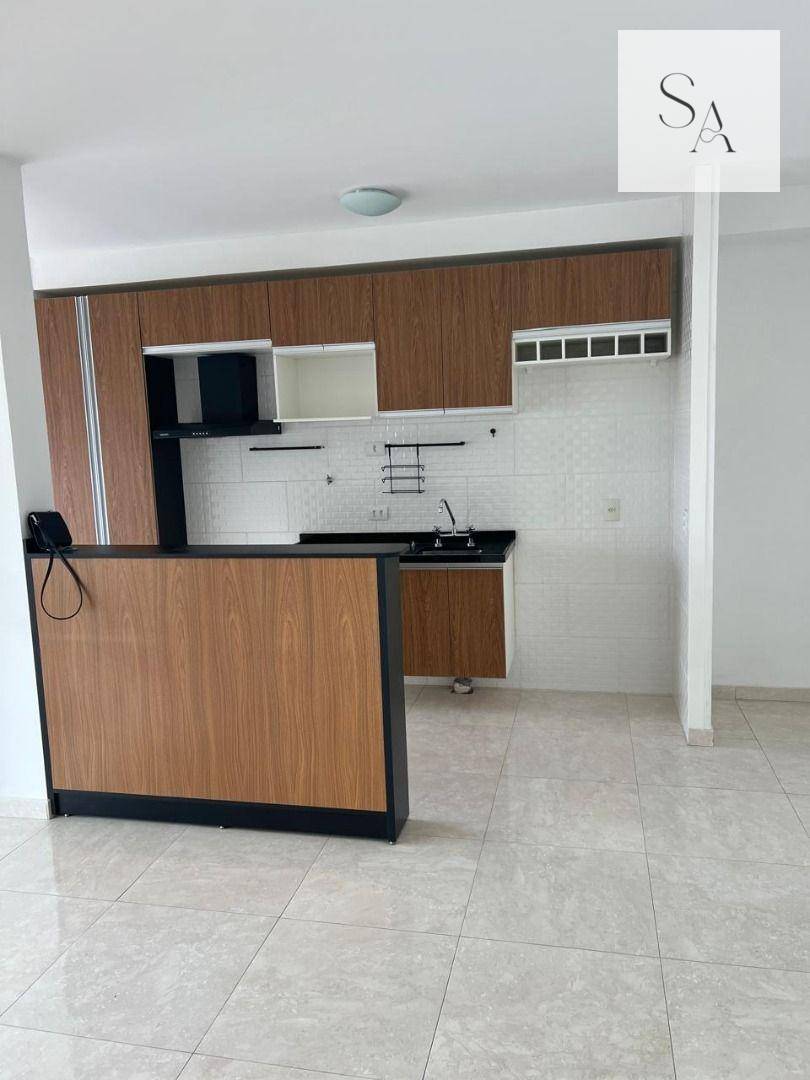 Apartamento à venda com 2 quartos, 70m² - Foto 3