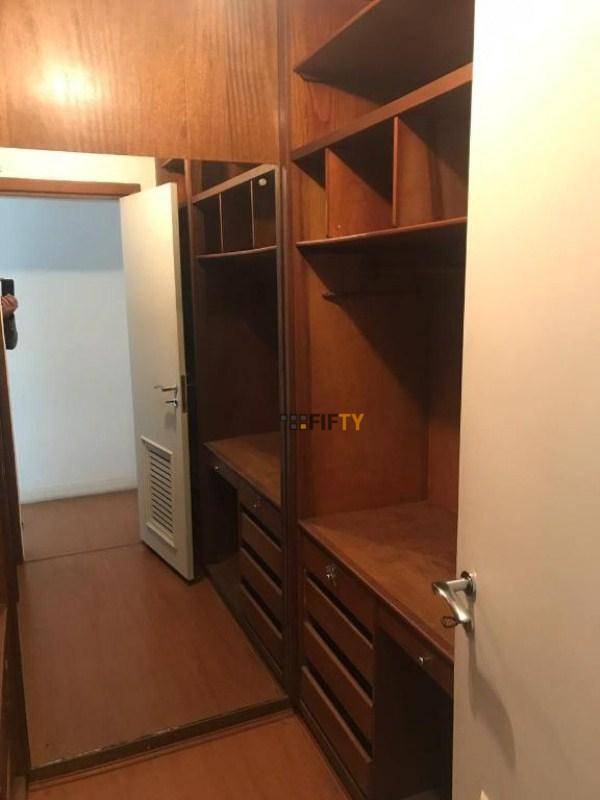 Apartamento à venda com 4 quartos, 226m² - Foto 12