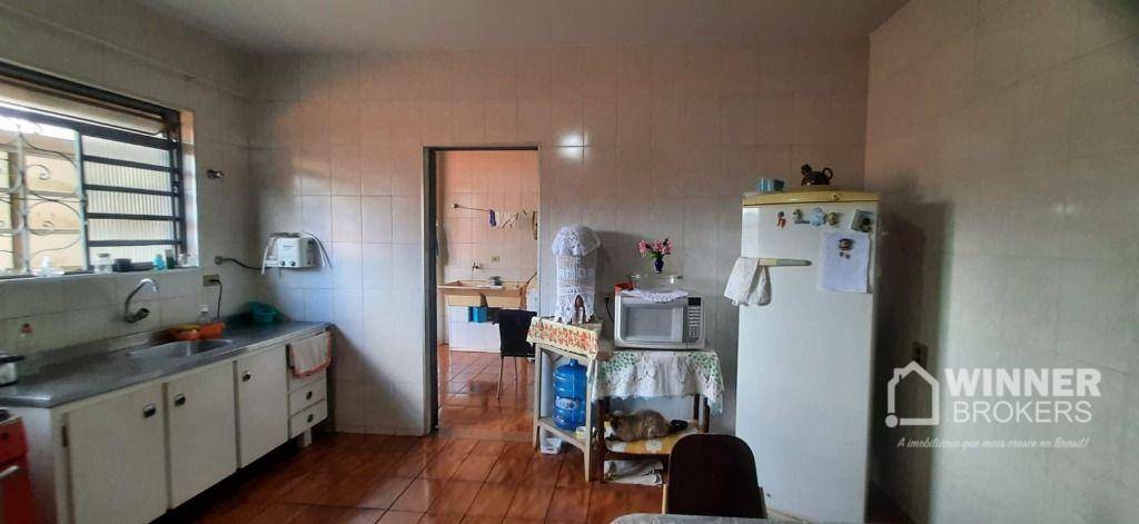 Sobrado à venda com 8 quartos, 323m² - Foto 6