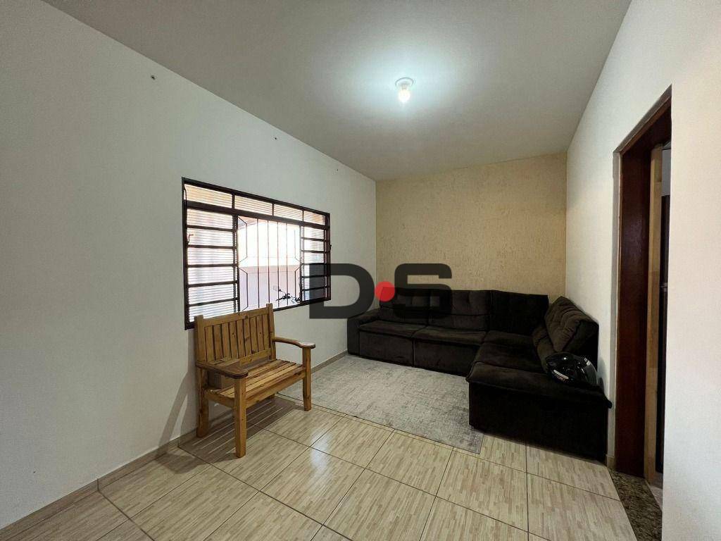 Casa à venda com 2 quartos, 120m² - Foto 2