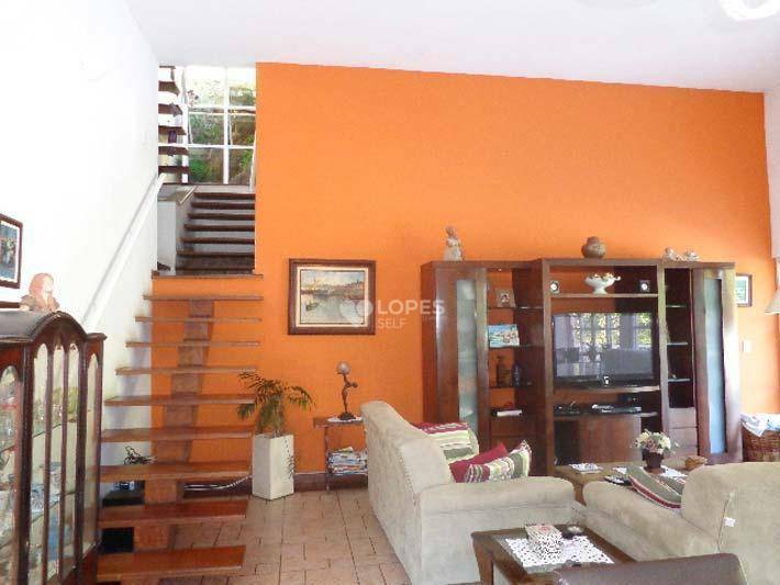 Casa de Condomínio à venda com 4 quartos, 223m² - Foto 1