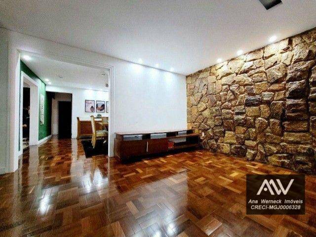 Casa à venda com 5 quartos, 292m² - Foto 2