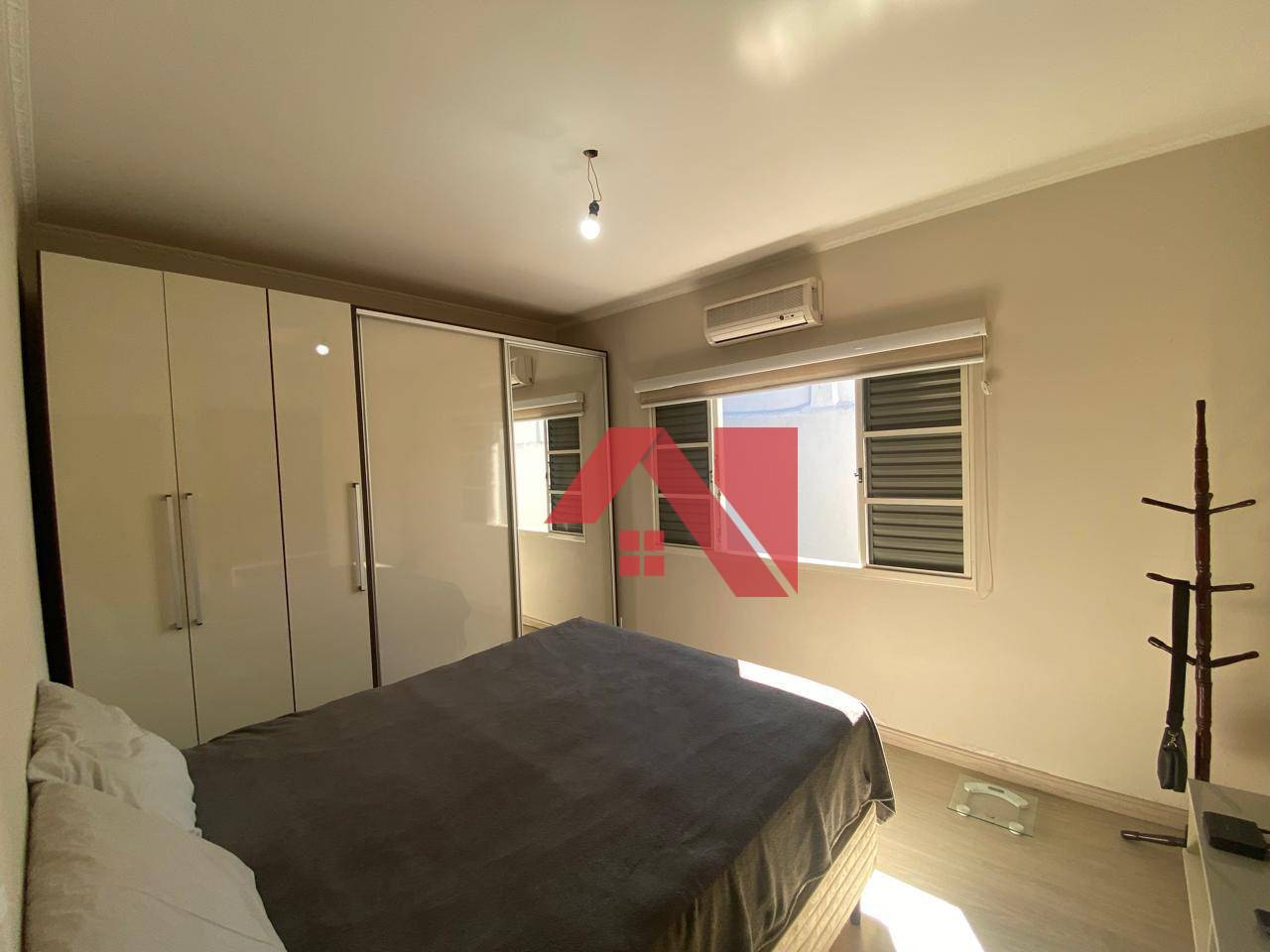 Casa à venda com 3 quartos, 228m² - Foto 22