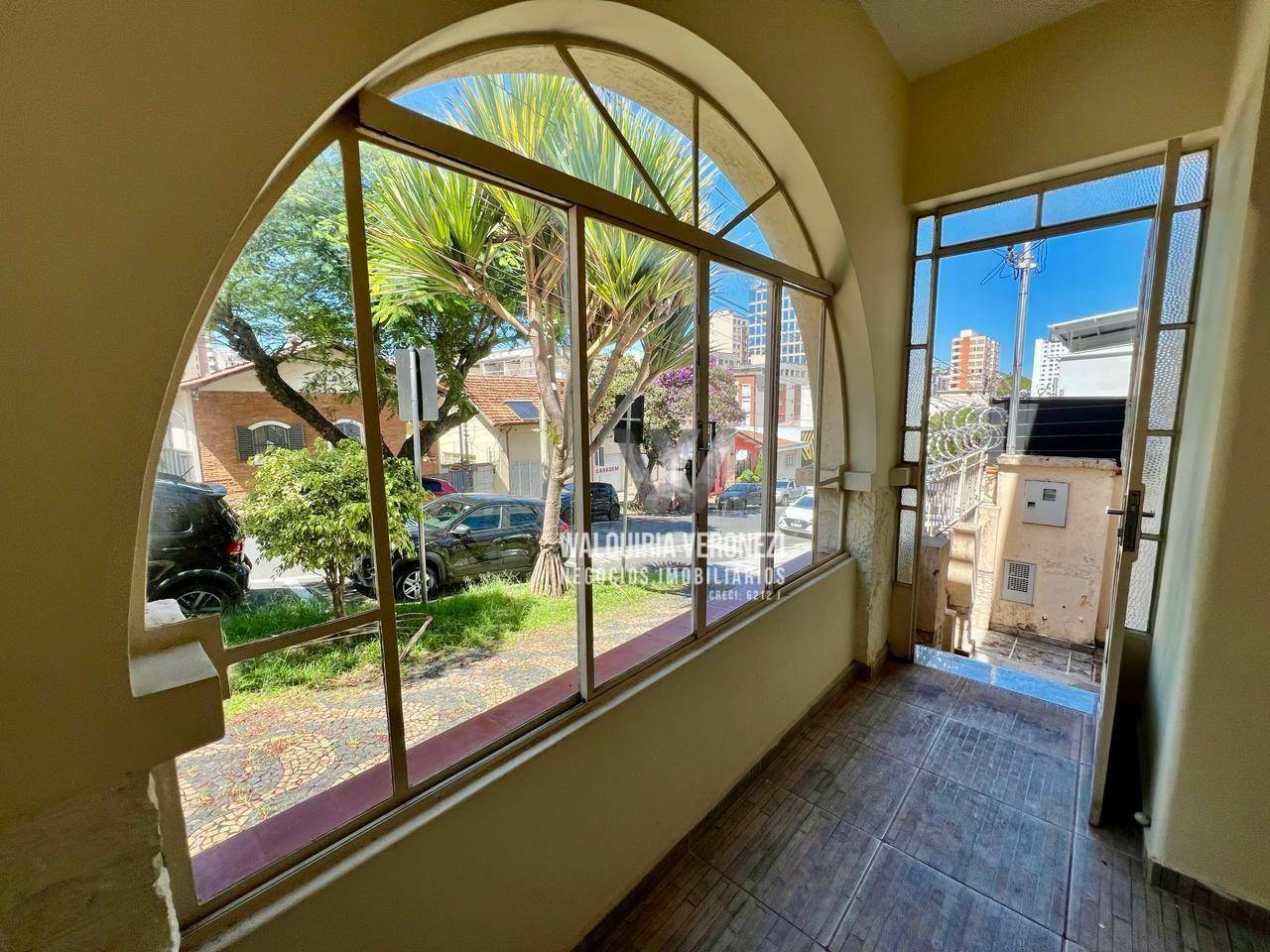 Casa de Condomínio à venda com 3 quartos, 200m² - Foto 1