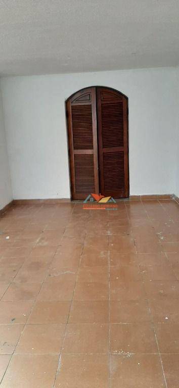 Casa à venda com 4 quartos, 200m² - Foto 28