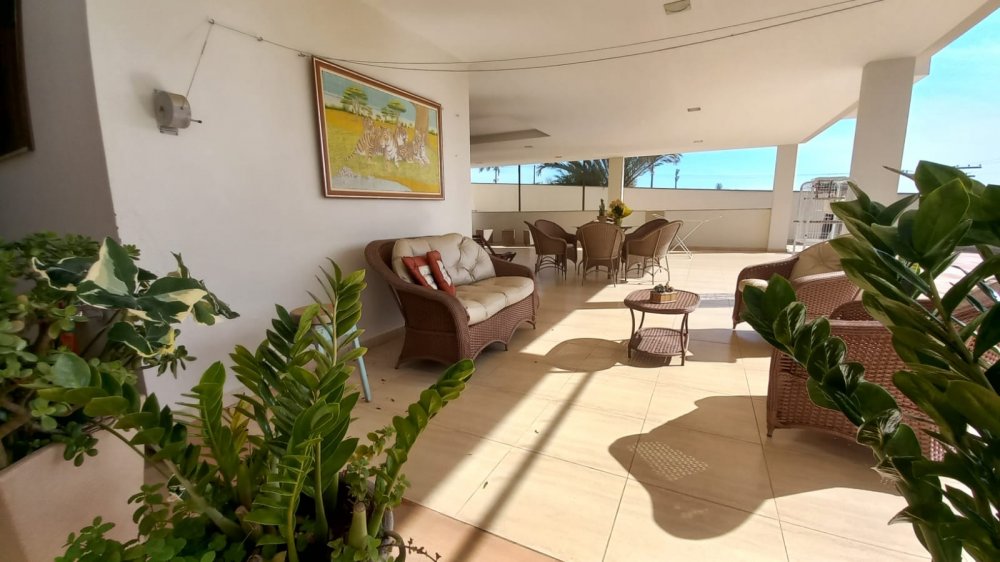 Casa à venda com 5 quartos, 650m² - Foto 2