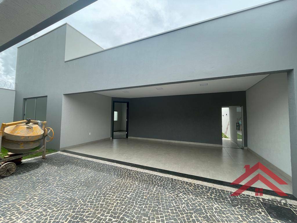 Casa à venda com 3 quartos, 151m² - Foto 1