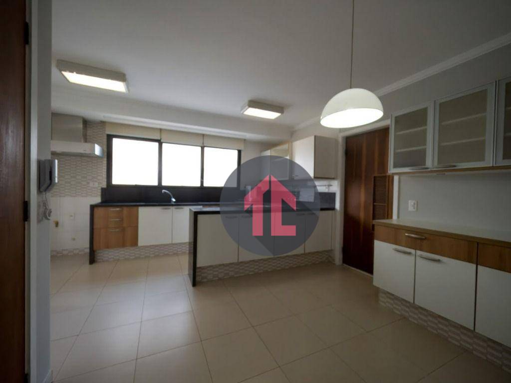 Apartamento à venda com 4 quartos, 246m² - Foto 2