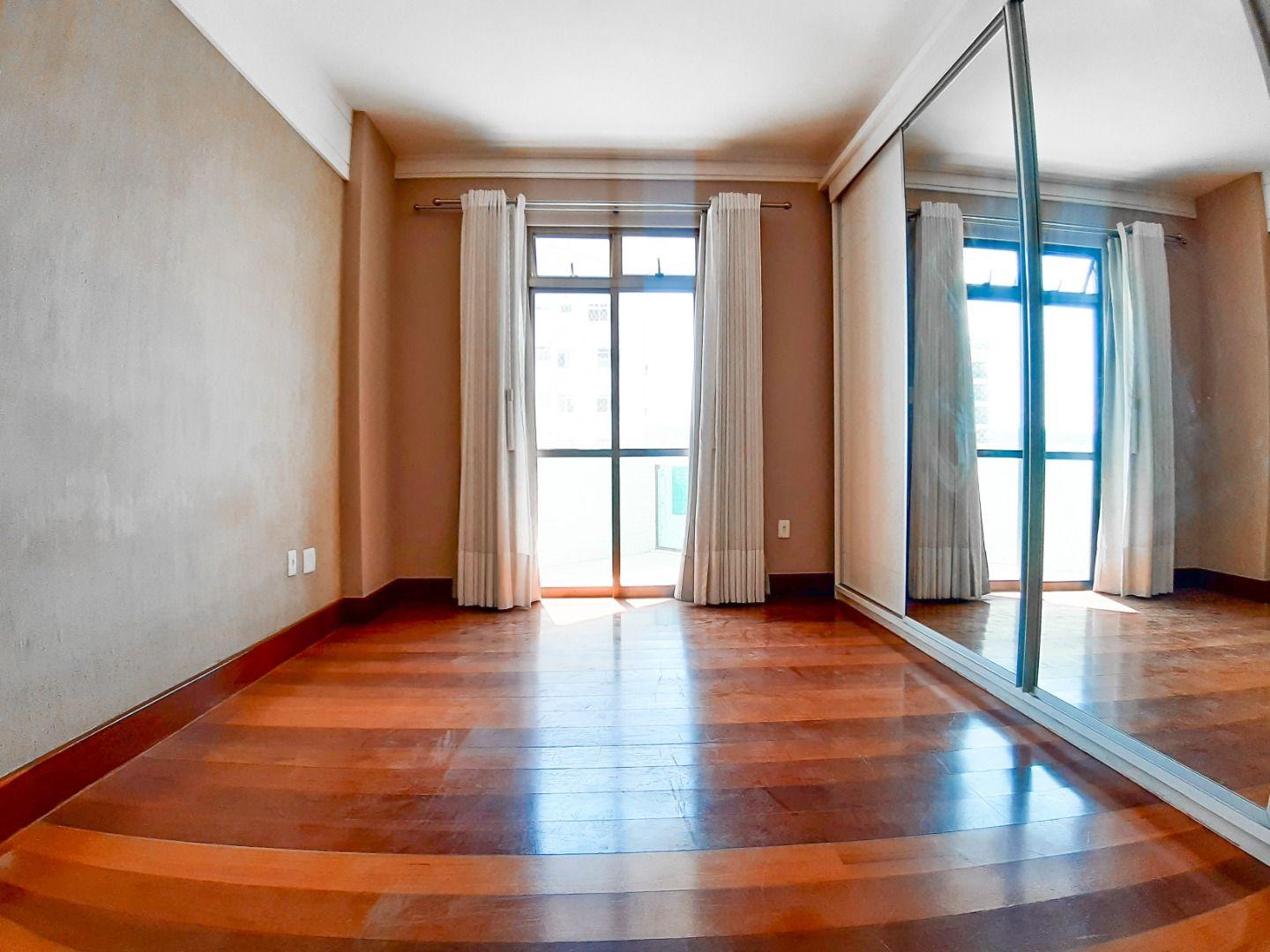 Apartamento à venda com 4 quartos, 220m² - Foto 10