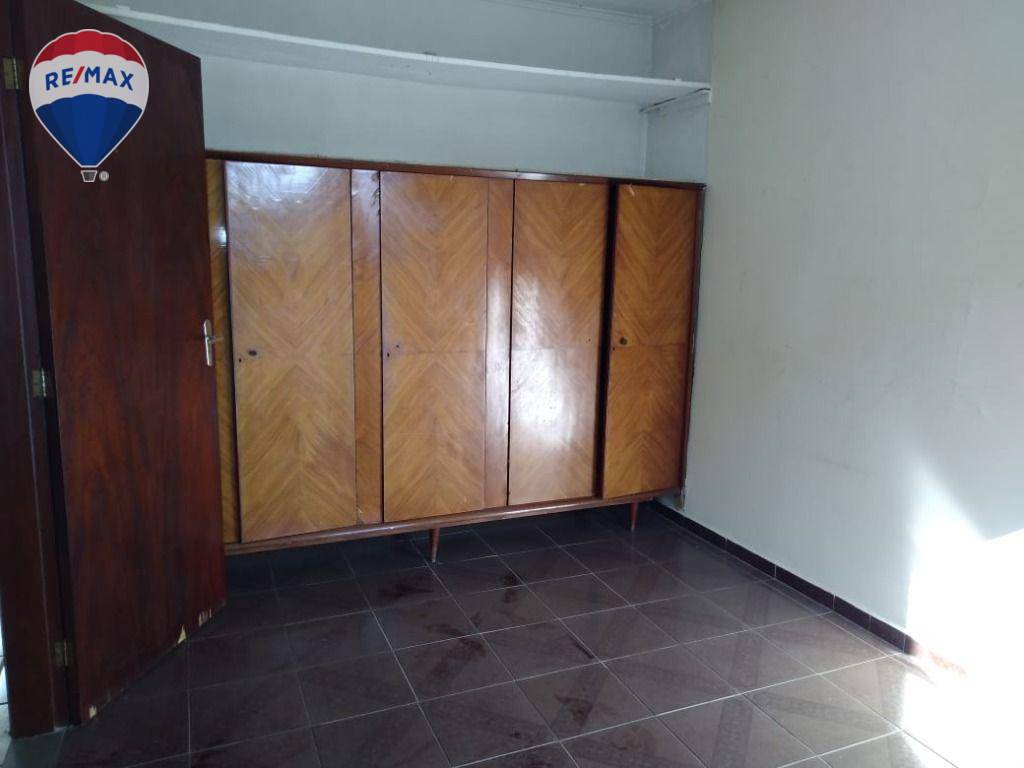 Casa à venda e aluguel com 3 quartos, 250m² - Foto 30