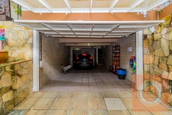 Casa à venda com 3 quartos, 208m² - Foto 2