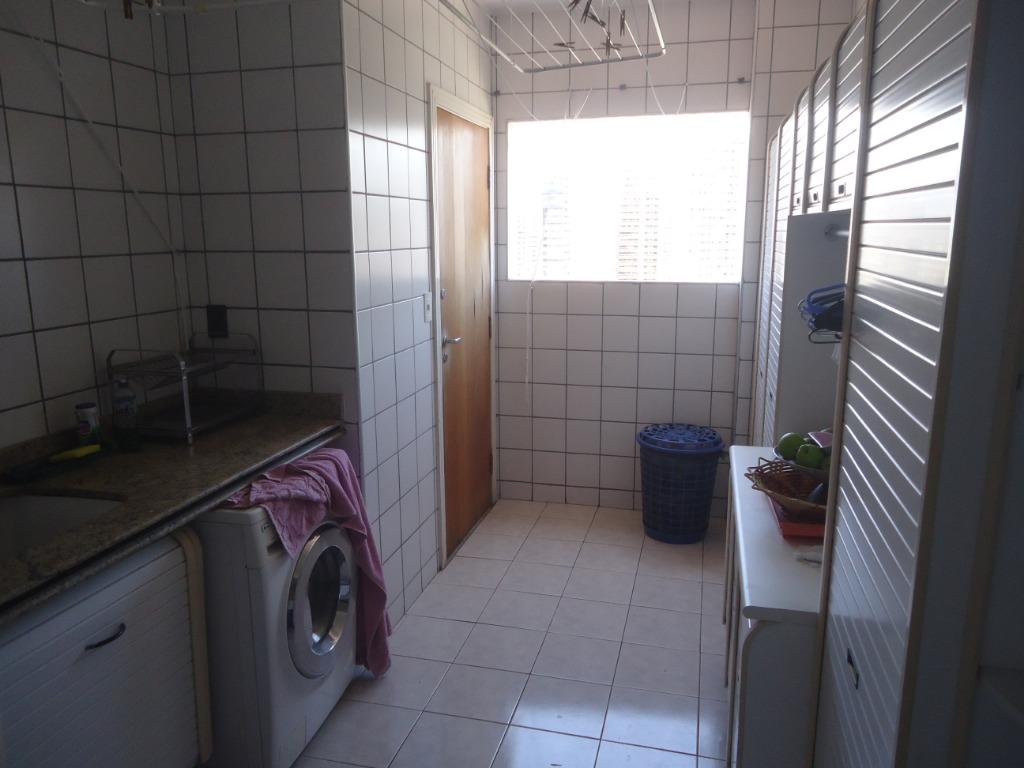 Apartamento à venda com 3 quartos, 177m² - Foto 36