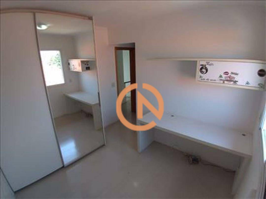 Casa à venda com 4 quartos, 217m² - Foto 14