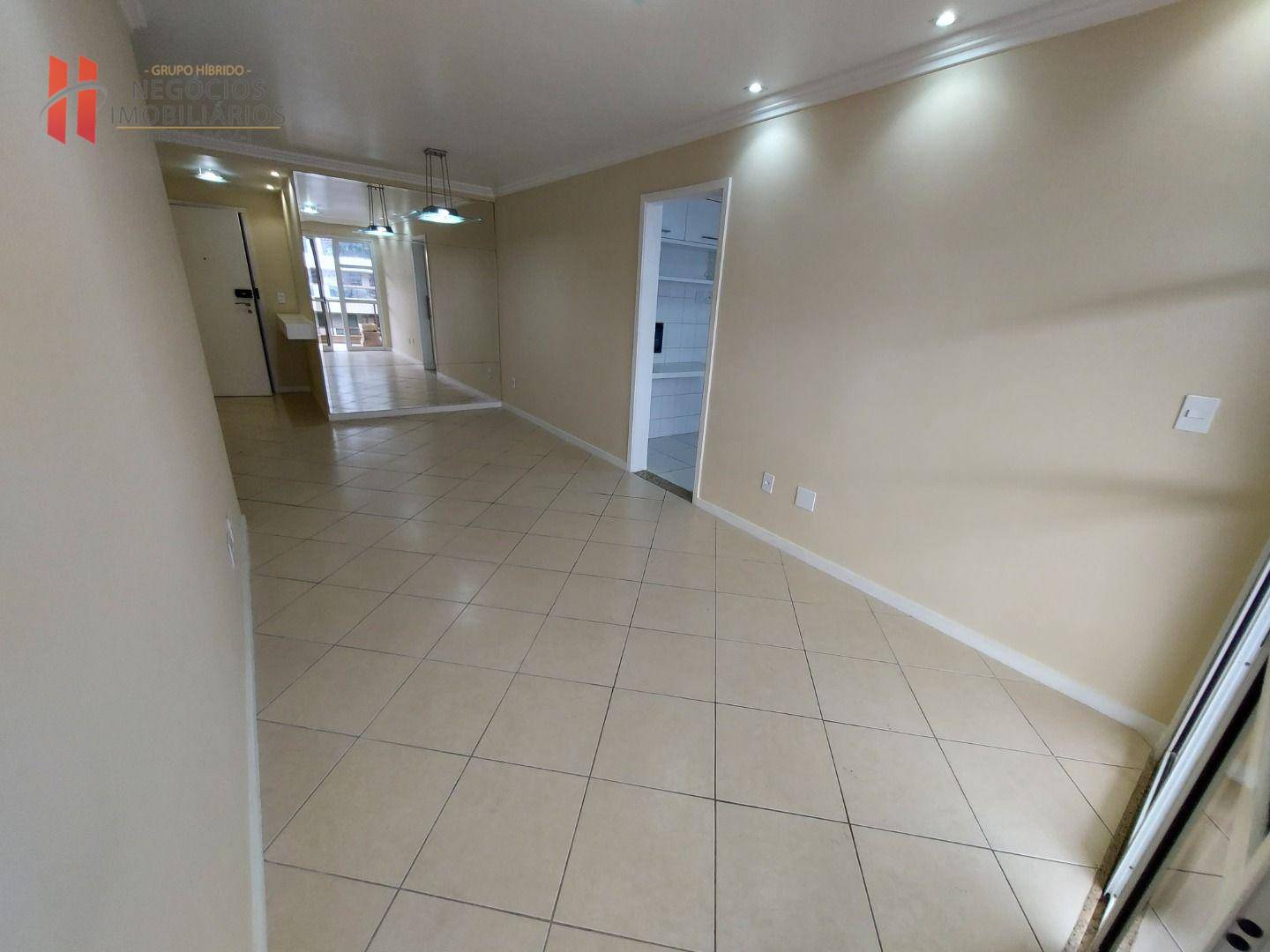 Apartamento à venda com 2 quartos, 81m² - Foto 1