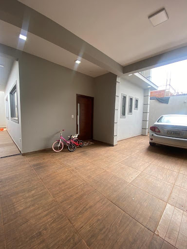 Casa à venda com 3 quartos, 158m² - Foto 1