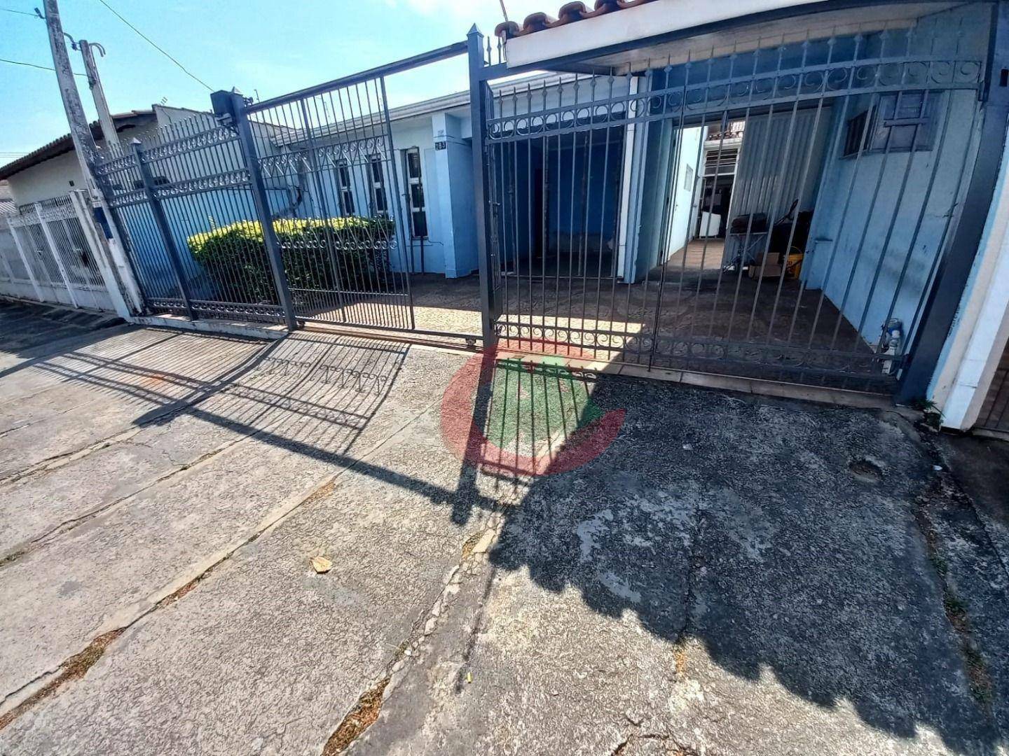 Casa à venda com 2 quartos, 120m² - Foto 1