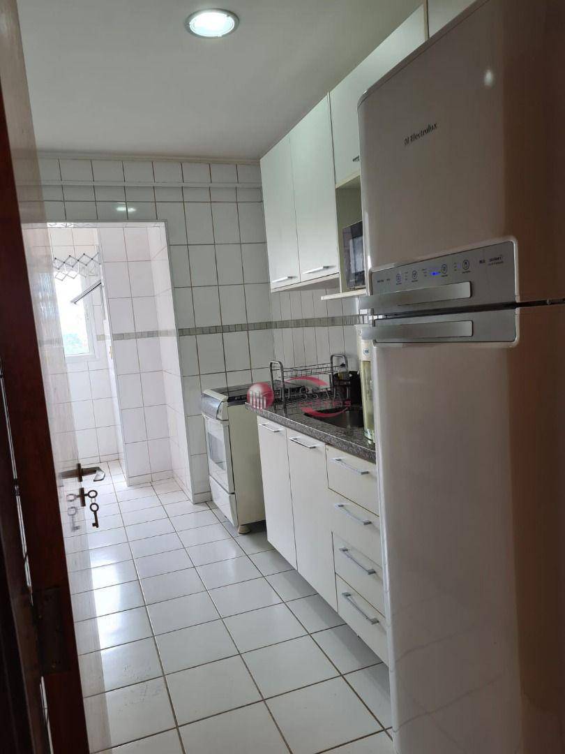 Apartamento para alugar com 2 quartos, 75m² - Foto 16