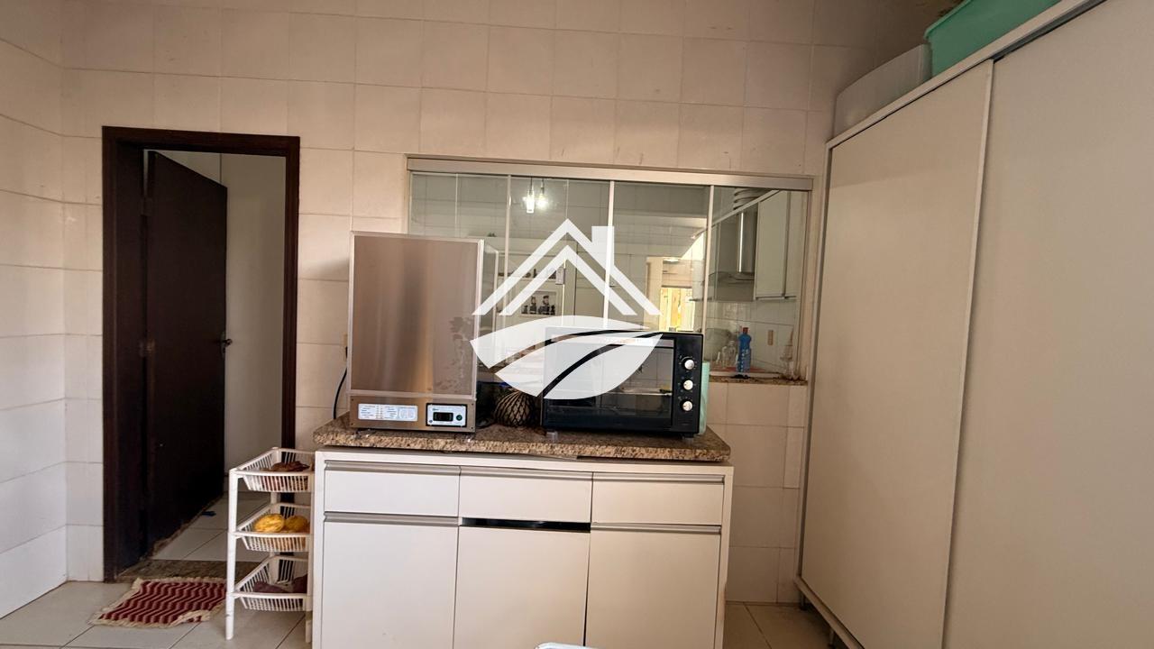 Casa à venda com 4 quartos, 372m² - Foto 26
