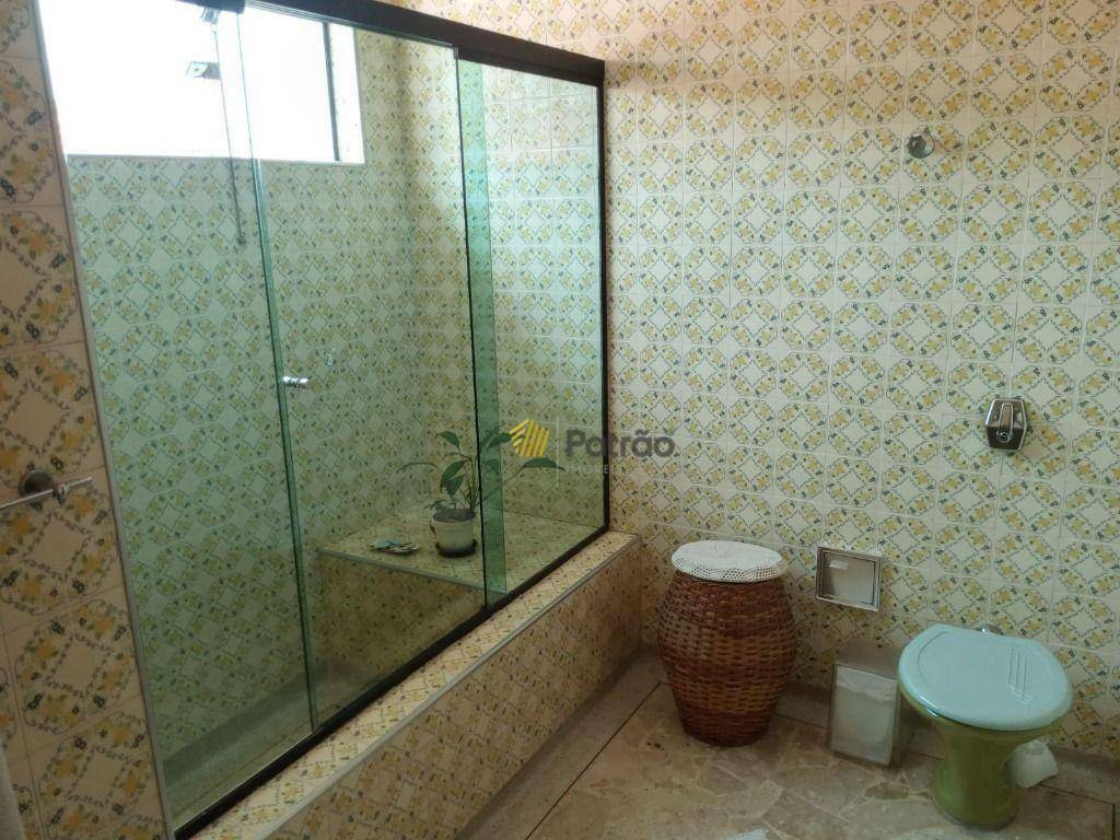 Sobrado à venda com 3 quartos, 500m² - Foto 2