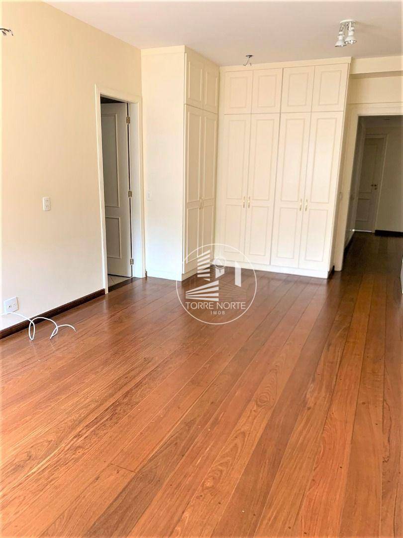 Apartamento para alugar com 4 quartos, 360m² - Foto 8