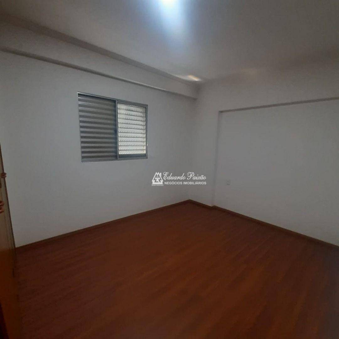 Apartamento para alugar com 2 quartos, 100m² - Foto 9