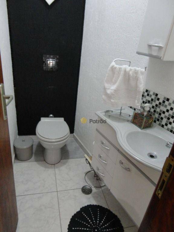 Sobrado à venda com 3 quartos, 200m² - Foto 13