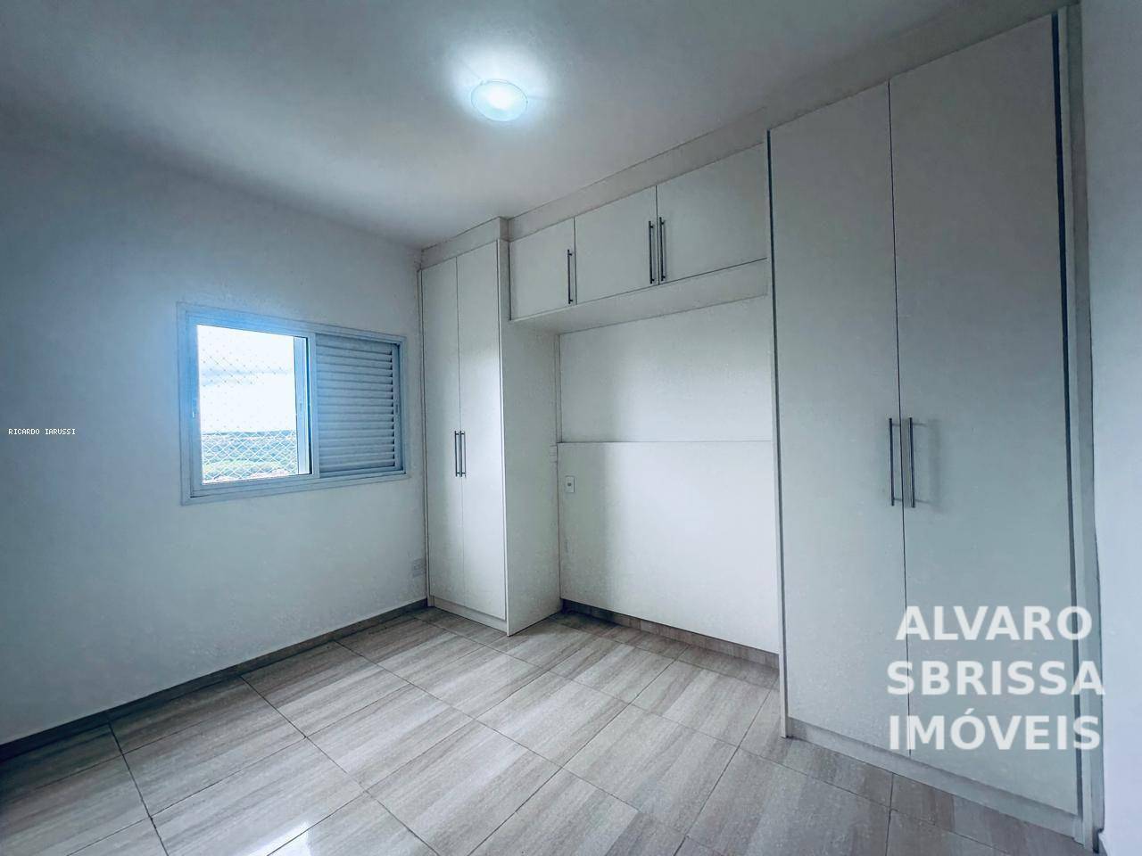 Apartamento para alugar com 2 quartos, 65m² - Foto 7