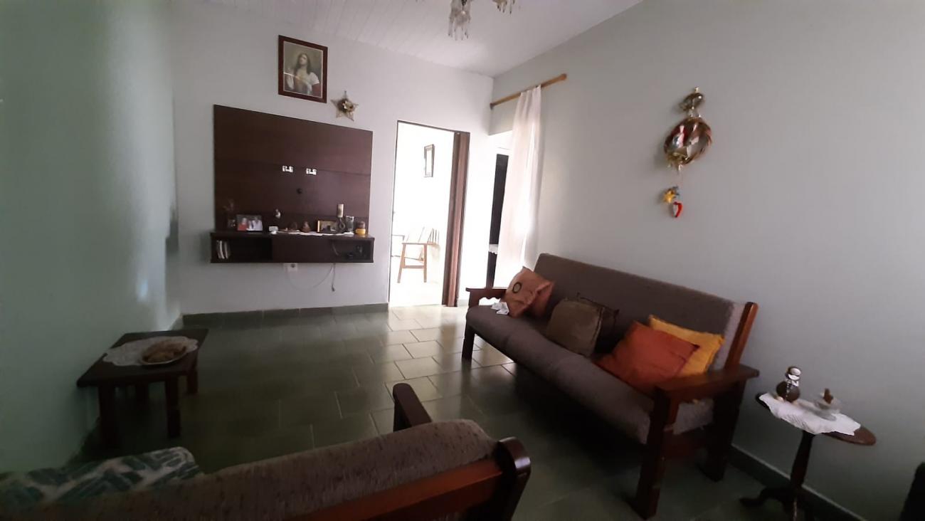 Casa à venda com 2 quartos, 100m² - Foto 4