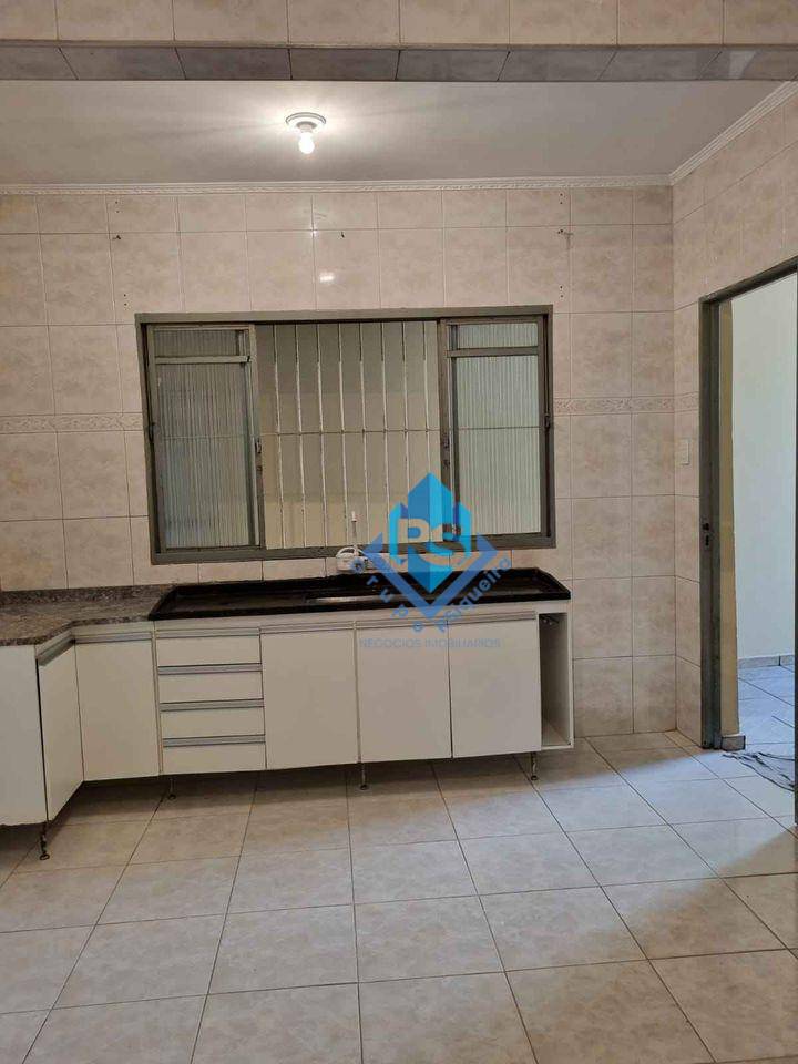 Casa à venda com 3 quartos, 200m² - Foto 12