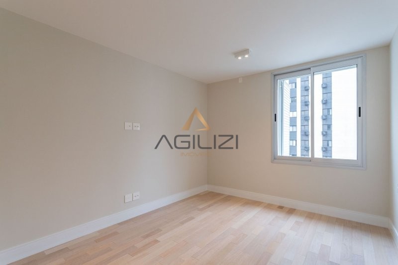 Apartamento à venda com 3 quartos, 231m² - Foto 31