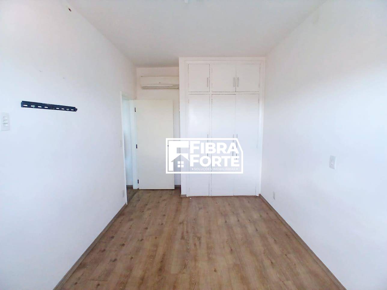 Apartamento à venda com 2 quartos, 70m² - Foto 19