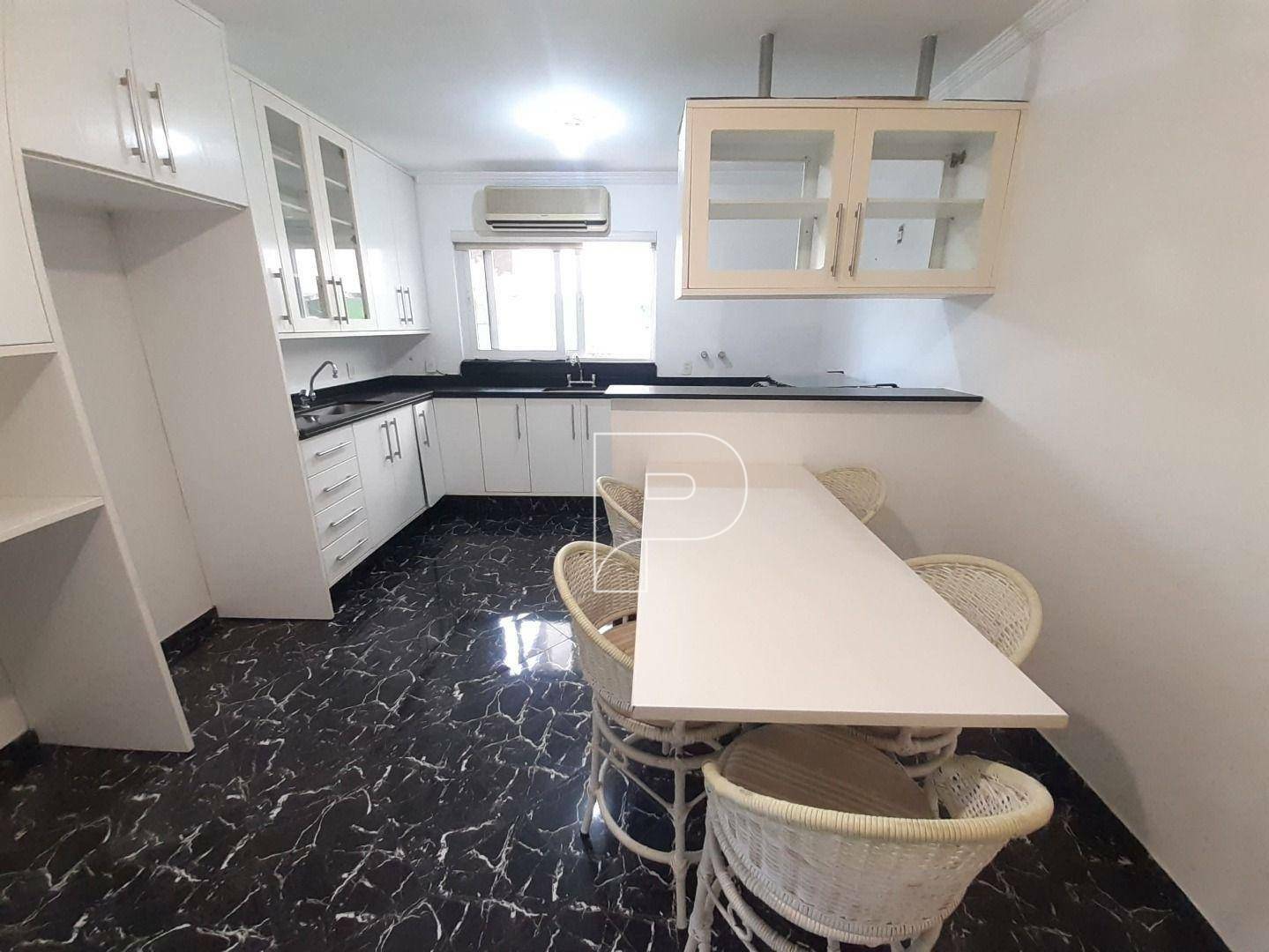 Casa de Condomínio para alugar com 4 quartos, 250m² - Foto 11