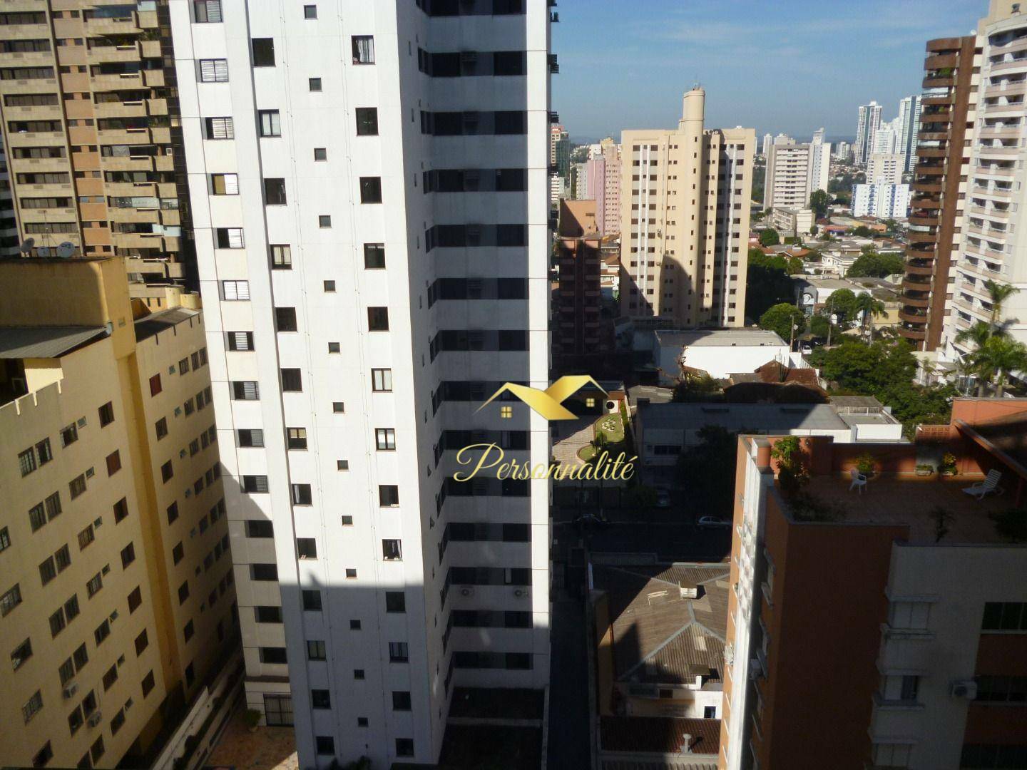 Apartamento à venda com 4 quartos, 205m² - Foto 4