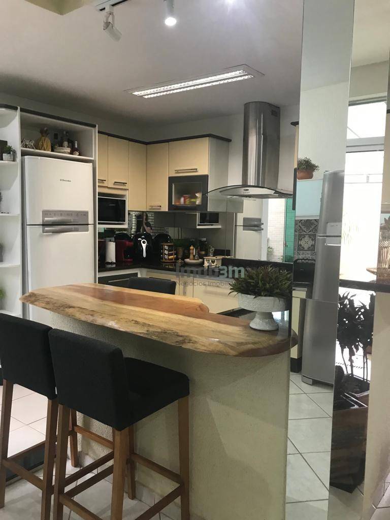 Casa à venda com 4 quartos, 302m² - Foto 13