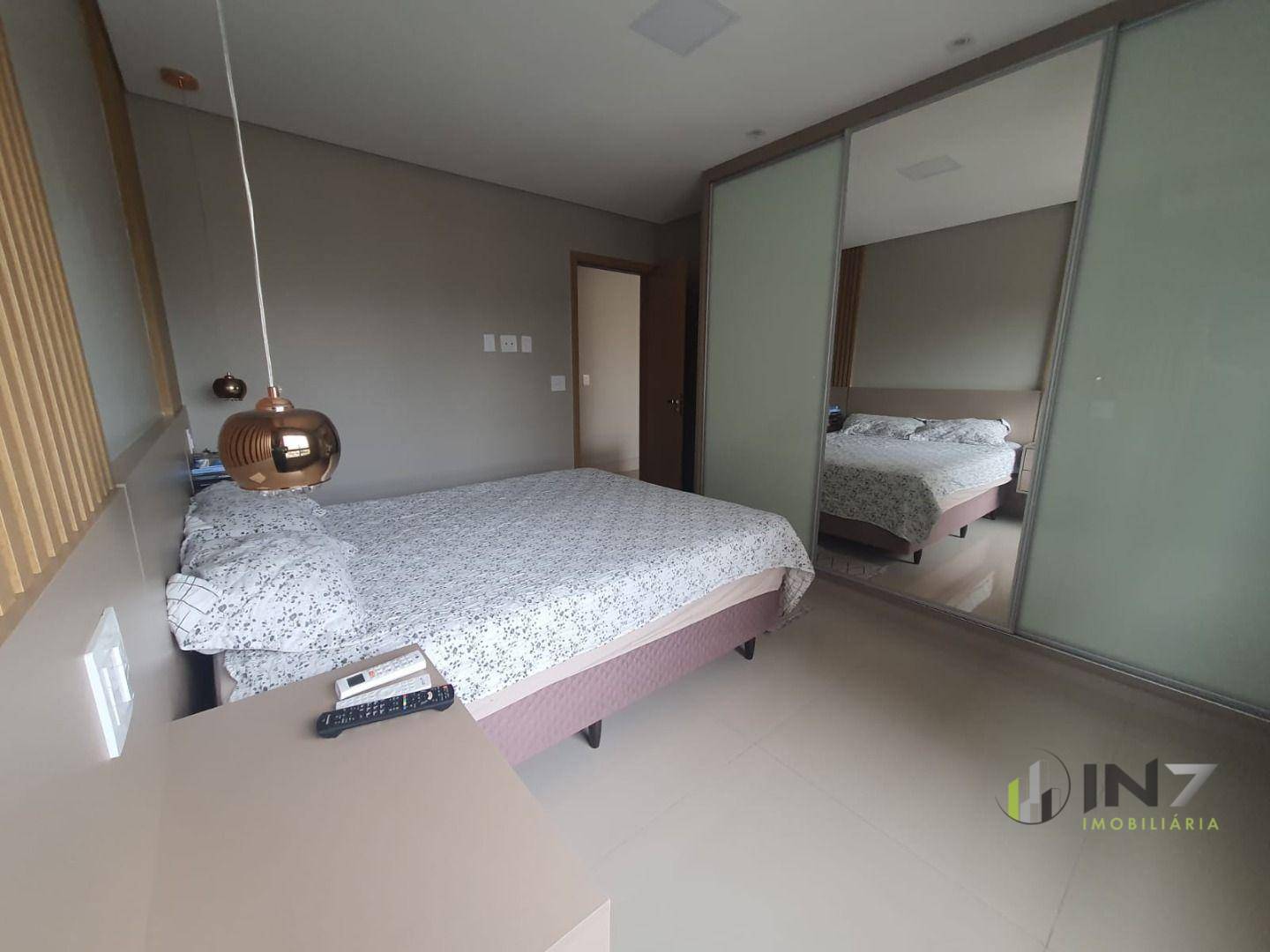 Apartamento à venda com 3 quartos, 121m² - Foto 2