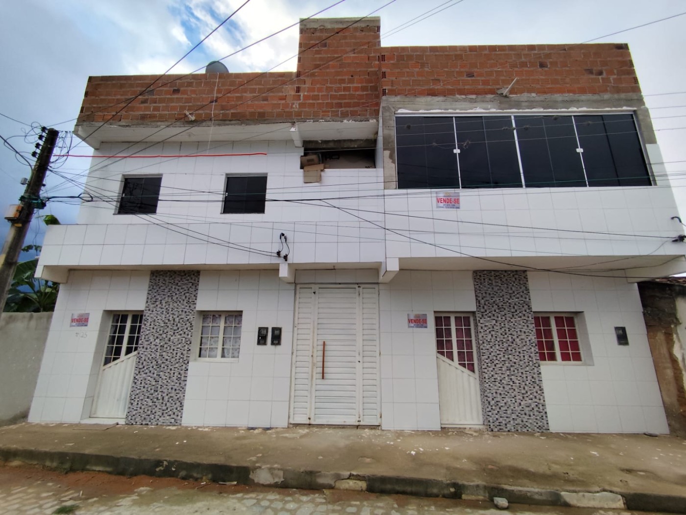 Casa à venda com 8 quartos, 96m² - Foto 2
