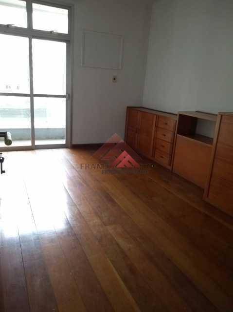 Apartamento à venda com 4 quartos, 270m² - Foto 6