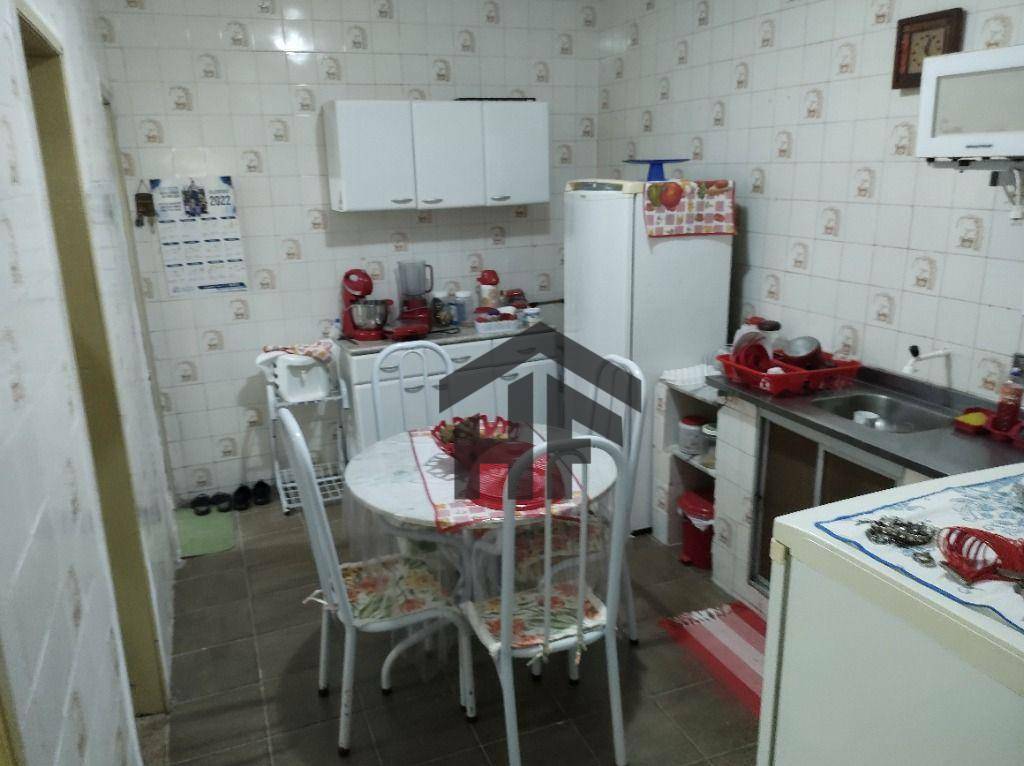 Casa à venda com 6 quartos, 300m² - Foto 16