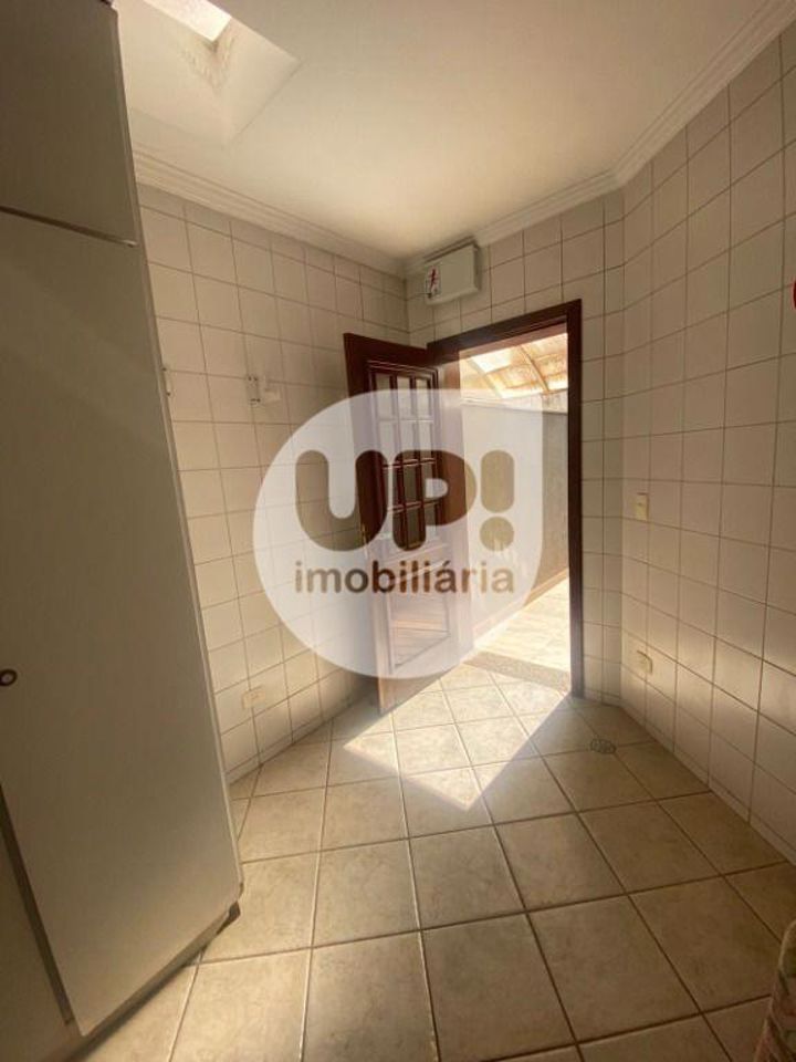 Casa à venda com 3 quartos, 295m² - Foto 21