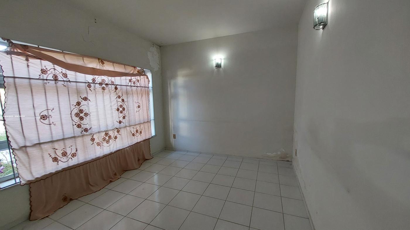 Casa à venda com 3 quartos, 500m² - Foto 4