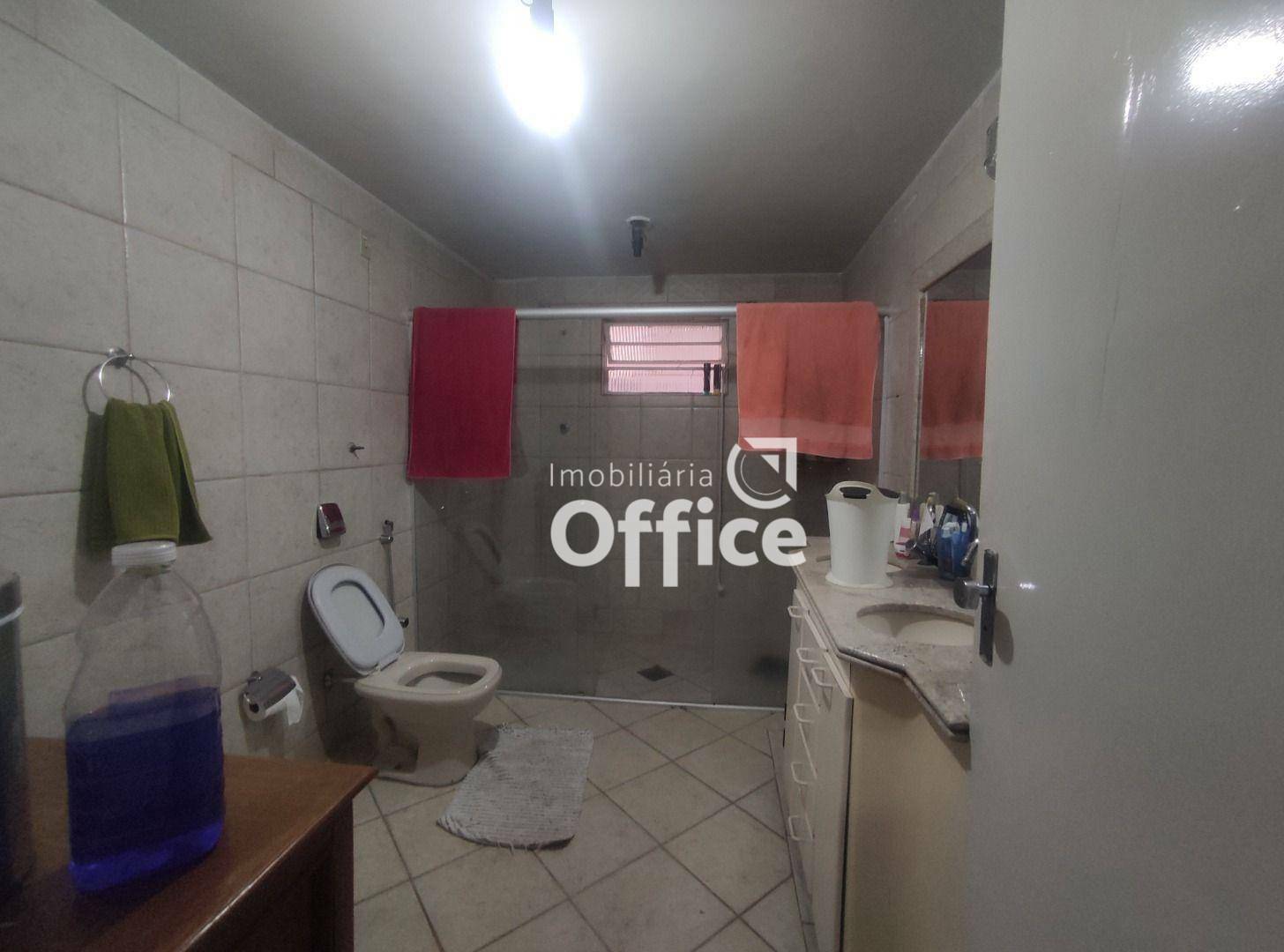 Casa à venda com 4 quartos, 250m² - Foto 12