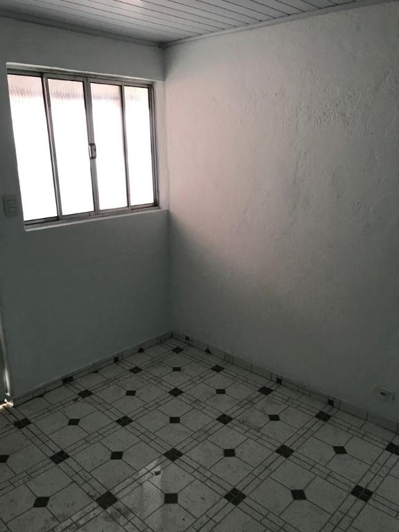 Casa para alugar com 1 quarto, 40m² - Foto 10