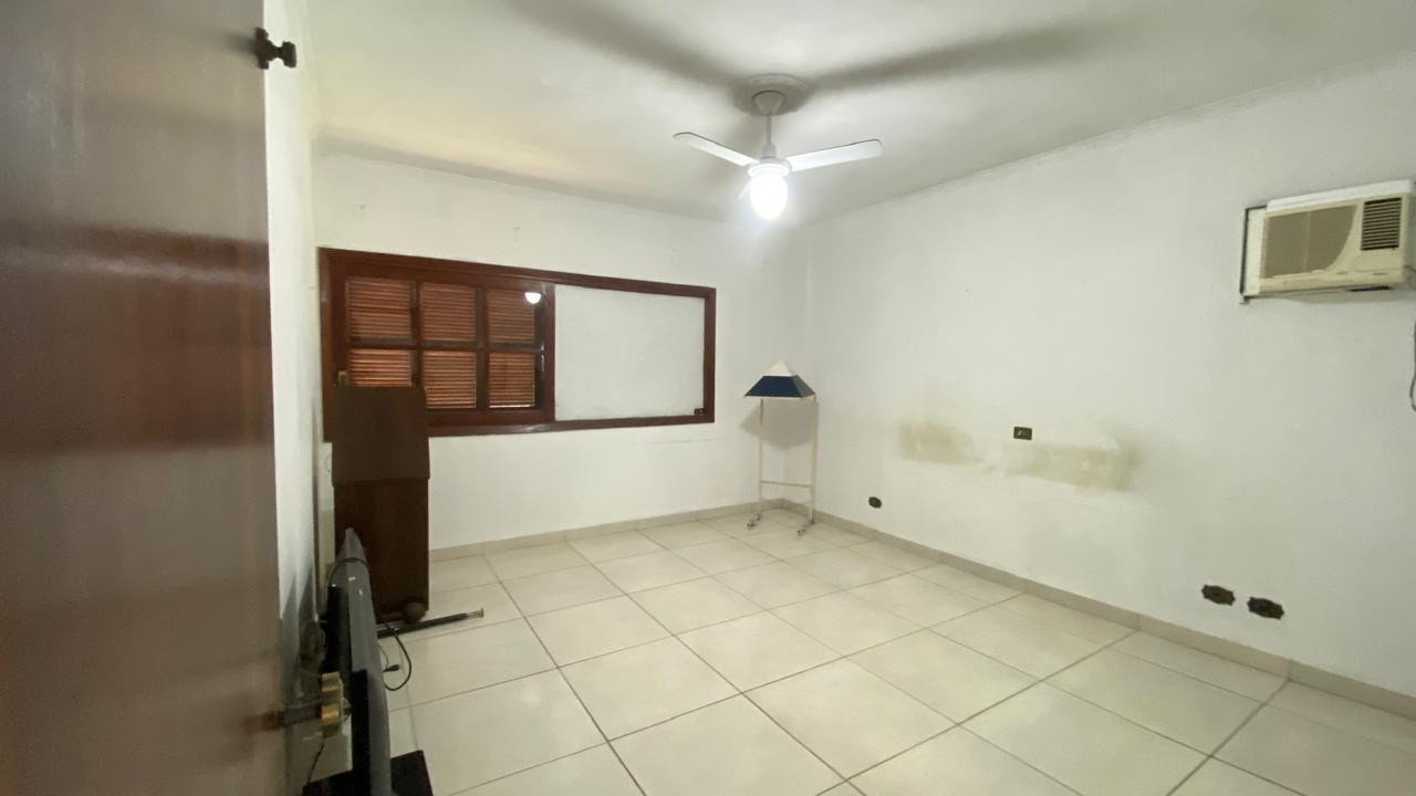 Casa para alugar com 4 quartos, 437m² - Foto 13