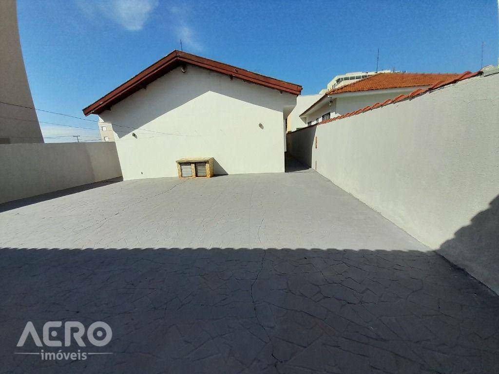 Casa à venda com 3 quartos, 164m² - Foto 2