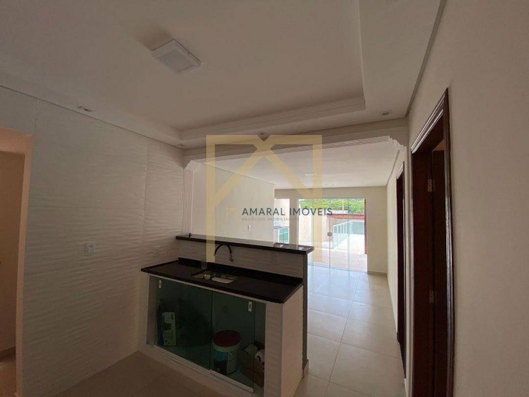 Casa à venda com 3 quartos, 230m² - Foto 8