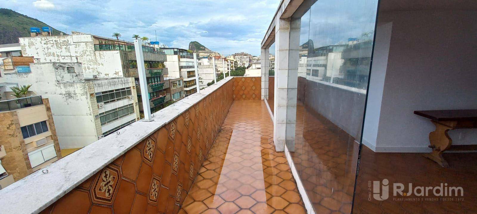 Cobertura para alugar com 3 quartos, 300m² - Foto 18